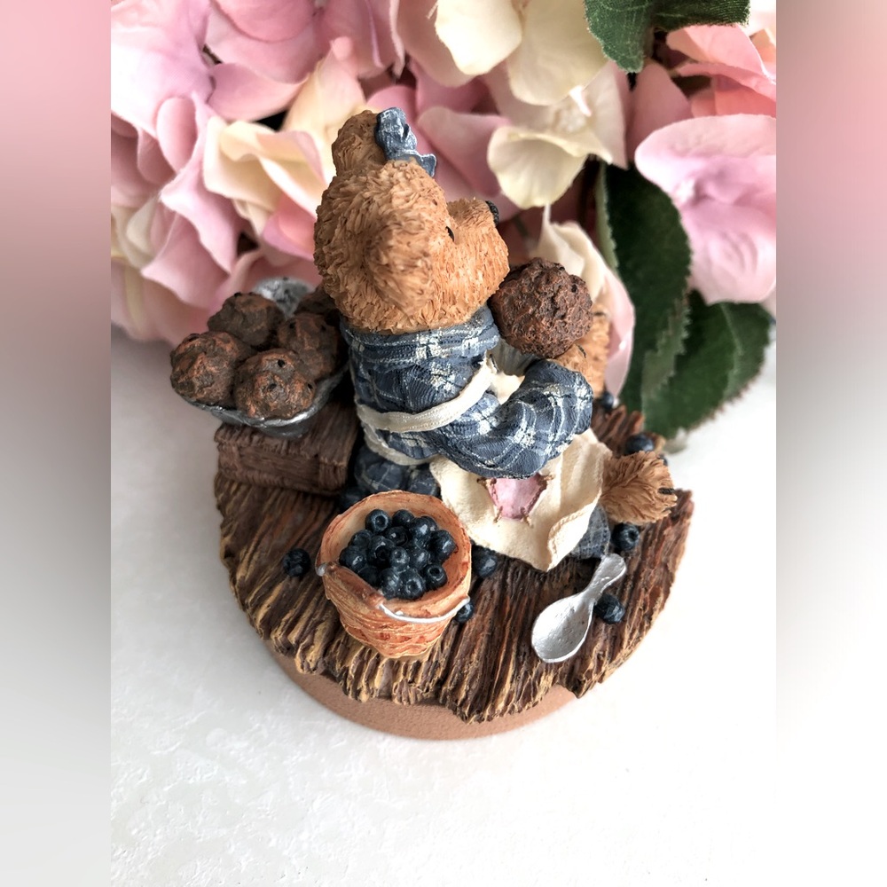 Boyds/Yankee Candle “Muffin B. Bluebeary” The Boysenbeary Patch - Picture 8 of 9
